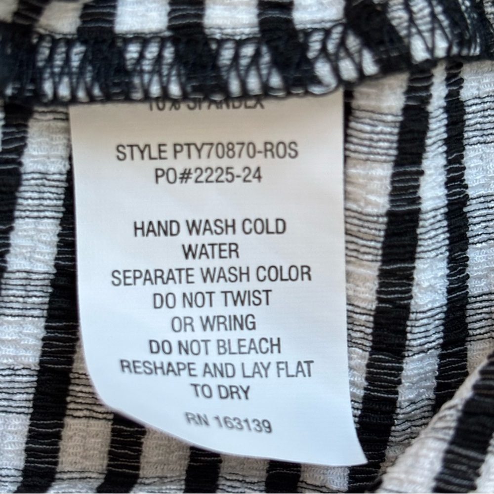Frankee & Skylarr Black Gingham Short Sleeve Open Tie Front Peplum Top Size 3X - Picture 8 of 8